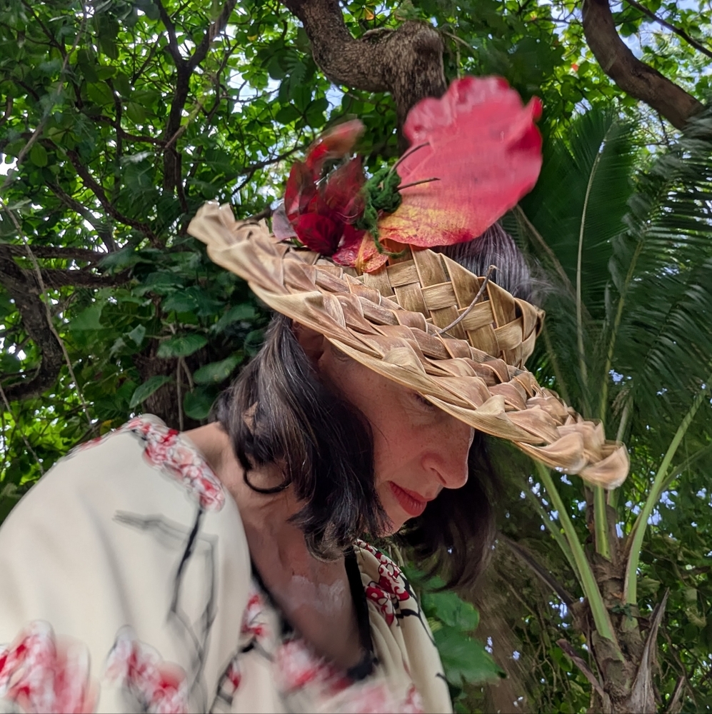 Leaf Hat Green Brown Red - Picture 14 of 14